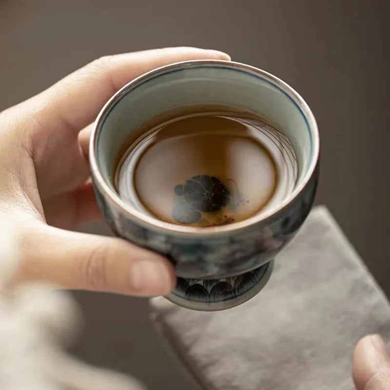 Antique Style Blue White Ceramic Tea Cup Landscape Master Bowl with Crackle Glaze for Gongfu Tea Home Decor